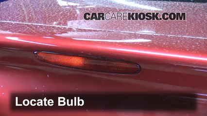 1996 Dodge Stratus ES 2.4L 4 Cyl. Éclairage Feu de freinage central (remplacer l'ampoule)